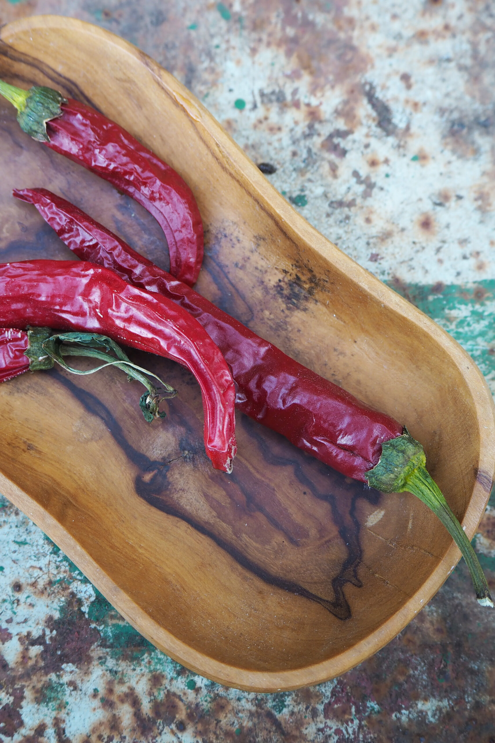 How one can dry chillies – 3 easy strategies – The Heart-Sized Yard